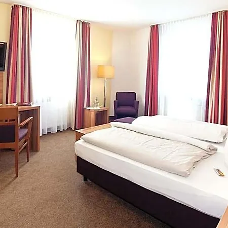 Hotel Strauss 3*