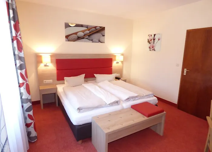 Strauss 3* Hof (Bavaria)